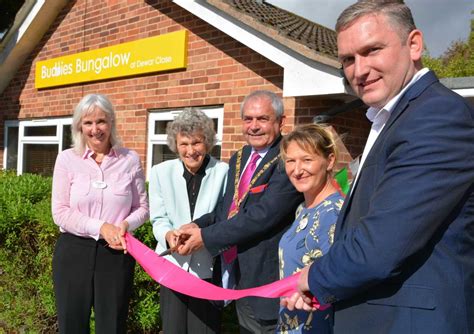 Mayor of Rugby joins residents to launch Buddies Bungalow - WCS Care