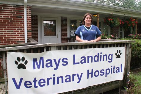 At Mays Landing Veterinary Hospital we recognize the importance of the human-animal bond, through preventative care, education and state of the art diagnostics. Our staff is dedicated to extending your pets lives. Our full service veterinary hospital is run by Dr. Regina DeLorenzo, who is a licensed veterinarian with over 15 years of experience.. 