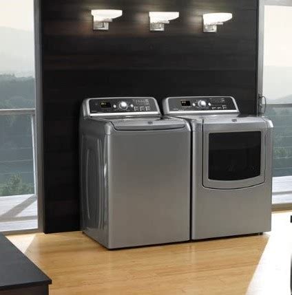 The Maytag MVW6200KW is a washing machine designed to provide efficient and reliable laundry care. It is equipped with a variety of features to enhance the washing experience. With a sizable capacity, this washing machine can accommodate large loads of laundry, making it suitable for households with heavy laundry needs.. 