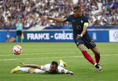 Mbappé’s twice-taken penalty helps France beat Greece in Euro qualifying