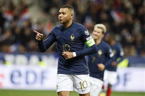 Mbappé has reached 300 career goals faster than Messi or Ronaldo. His France elders are impressed.