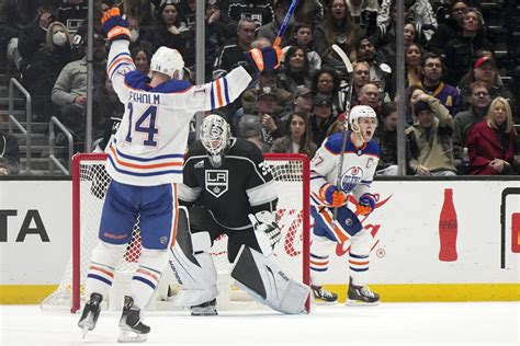 McDavid shines in 600th game with a goal and assist, Oilers beat Kings 3-2 in shootout