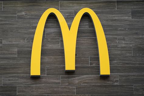 McDonald's plans unprecedented growth over the next 4 years with 10,000 new stores