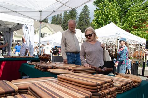 Held every Memorial Day weekend, the McCloud Mushroom, Music &amp; Wine Festival celebrates the proliferation of wild mushroom hunting that occurs every spring in and around McCloud. With over 100 artisan, craft, and food vendors, McCloud draws more than 10,000 people for this two-day event. Dur. 