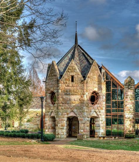 4:30 p.m. Take a guided tour and see why Sewanee is consistently ranked as one of the nation's most beautiful campuses. 5:30 p.m. Dinner: Get your first taste of the Mountain at McClurg Dining Hall. 6:30 p.m. Get a personal tour of the Tennessee Williams Center. 7:30 p.m. Attend a dress rehearsal with our current production cast.. 
