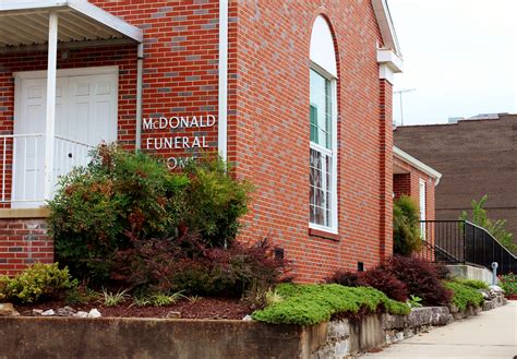 Mcdonald funeral home centerville tn. Aug 25, 2022 · Celebration of Life, on September 3, 2022 at 3:00 p.m., at McDonald Funeral Home, Inc. - Hickman County, 102 West End Ave., Centerville, TN. Legacy invites you to offer condolences and share ... 