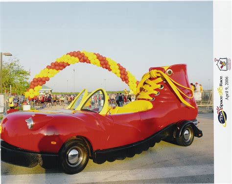 Mcdonalds car. Things To Know About Mcdonalds car. 