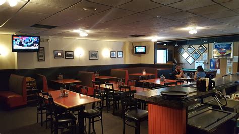 McDuff's Bar & Grille: Excellent food and service - See 30 