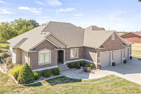 Mcpherson homes for sale. Aug 19, 2023 · See 1905 Comanche Rd, McPherson, KS 67460, a single family home. View property details, similar homes, and the nearby school and neighborhood information. 