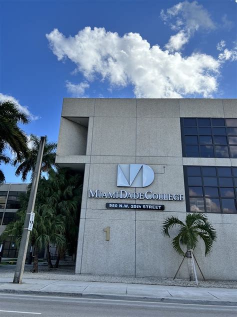 Miami Dade College - Padrón Campus, Miami, Florida. 3,568 like