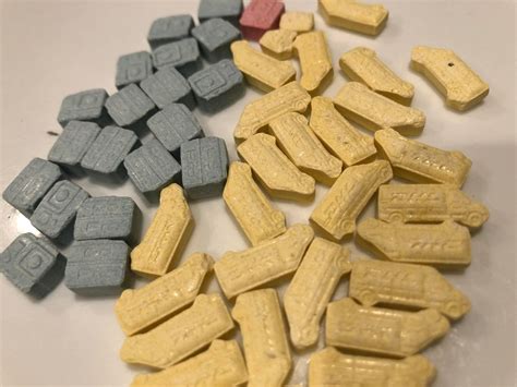 Nov 22, 2013 · Molly is being marketed to young first-time drug abusers between the ages of 12 and 17, as well as traditional rave, electronic dance music fans who may think they’re getting MDMA. “Our kids ... 