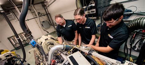 Mechanical engineering schools online. A NASCAR mechanic makes between $45,000 and $65,000 per year at an entry-level position, as of 2014. With more experience, engineers and shock technicians make near $100,000 annual... 