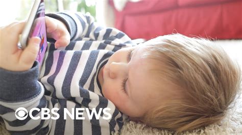 MedWatch: Screen time may be tied to developmental delays in toddlers — and more