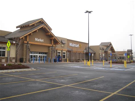 U.S Walmart Stores / Oregon / Medford Supercenter / ..