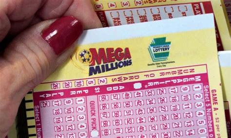 Mega Millions jackpot rises to $910 million after no one wins top prize