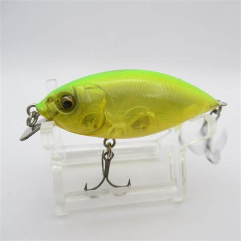 Megabass us. Starting at the front, the Megabass Super-Z Z2 Crankbaits employ their “hard contact bill” which more efficiently transmits vibrations for clear feedback to the angler as the bait hunts over rocky or other hard structure. The body of the bait showcases 3D scale patterning along with its 3D gill rakers and meticulously detailed paint schemes. 