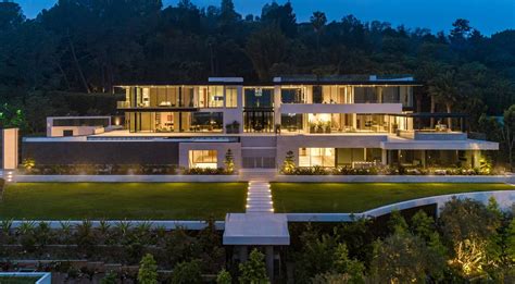 13 déc. 2021 ... Visite d'une méga-mansion moderne en front de mer de 14 900 000 € avec Erik Conover à Marbella, Espagne. Par Artur Loginov sur 13 décembre ...