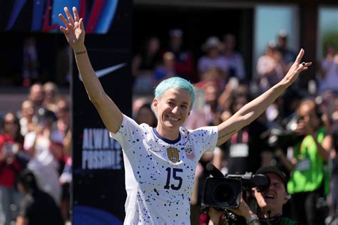 Megan Rapinoe has her USWNT farewell in Chicago