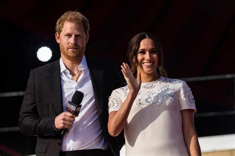 Meghan Markle might not ‘care’ about the environment, so she should be free to use private jets, Omid Scobie seems to argue