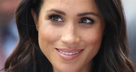 Meghan Markle is a American Actress born in Los Angeles (04.08.1981). She is best known for her role sexy as Rachel on the TV series Suits. Before her suits role she has had some small roles in different movies and TV series, for example Horrible Bosses and Fringe. In her role as Rachel in Suits Meghan Markle had several nude and sex scenes.