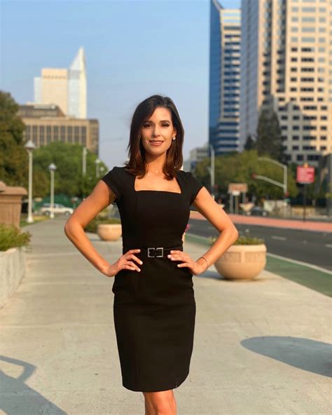 Melanie hunter age. Nov 18, 2022 - Famous American meteorologist Melanie Hunter is currently KCRA3's morning traffic anchor. She worked as a reporter and traffic anchor 