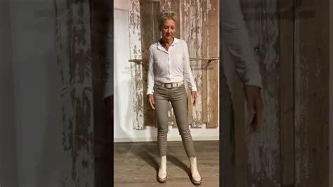 Melany leatherlook broek zand - YouTube