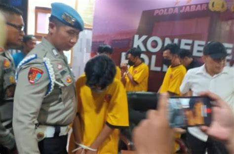 Melihat orang ditangkap polisi togel. Dana id games mobile legend. Opesia hk malam.