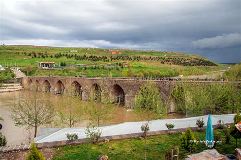 Melikahmet Fotoğrafları. Diyarbakir On Gözlü Köprü-Melikahmet .