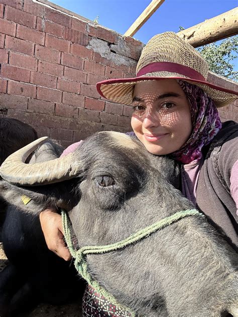 Melike Denizly Facebook.