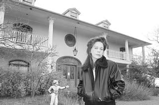 Melinda ballard house. Jul 17, 2023 · Judy Canova Cause of Death: The Actress Died At 66. The mildew in their lavish estate in Drpping Springs, Texas, caused Melinda (a former PR executive), her husband, and their young son to fall seriously ill. He reportedly began coughing up blood, according to Ballard. According to experts, the family was poisoned by a deadly black mold known ... 