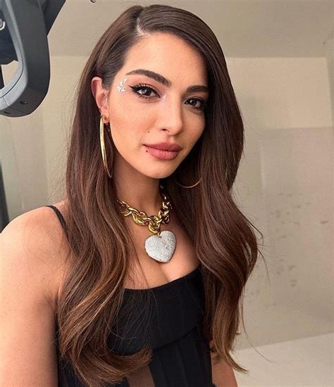 Melisa Aslı Pamuk, kusursuz fiziğiyle sahile bomba gibi düştü!. 