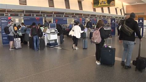 Memorial Day weekend travel set to be third-busiest since 2000