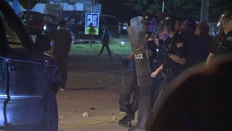 Memphis shooting leaves 2 police officers, suspect wounded