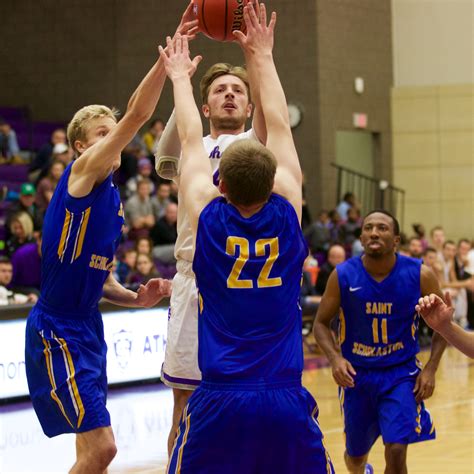 Men’s basketball: Second-half surge helps Tommies cruise past Kansas City 77-56