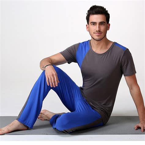 Men yoga clothes. Get the best men's lounge clothing and men's workout shirts and bottoms at Alo. Our tech-engineered men's pants for gym & street and durable men's shorts and shirts are built for total mobility, moisture control and breathability. 