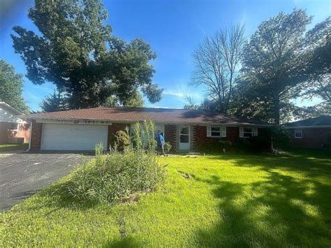 1809 Menard Dr, Belleville, IL 62220 is currently not for sale. The 1,288 Square Feet single family home is a -- beds, -- baths property. This home was built in 1960 and last sold on 2005-07-28 for $123,000. View more property details, sales history, and Zestimate data on Zillow.. 