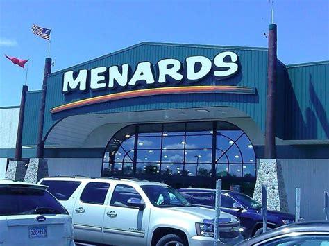 Menards es una cadena de tiendas de mejoras para el hogar que opera en el Medio Oeste de los Estados Unidos. La compañía fue fundada en 1960 y hoy cuenta con 305 ubicaciones distribuidas en 14 estados del Medio Oeste. Se estima que 45.000 empleados trabajan en Menards. ... lo primero que debe hacer es encontrar una tienda Menards …. 