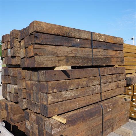 Menards railroad ties. They're laid perpendicular to the rails and hold the rails upright. Usually, they are made of wood that's been treated with creosote. When railroad tracks are removed, the railroad ties may be repurposed for gardens, landscapes and other uses. Railroad ties made from wood that's naturally resistant to pests. These include cedar, redwood, Cyprus ... 