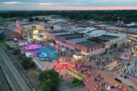 Mendota sweet corn festival 2023. Guests are treated to carnival rides, free live entertainment, food, a parade, and FREE corn on Sunday! Located in Downtown Mendota, Illinois August 8 - 11, 2024 