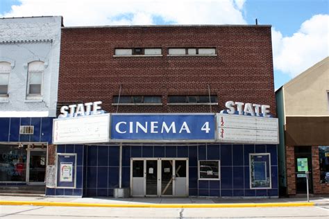 Find movie theaters and showtimes near Menomonie 
