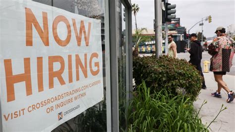 Menos de lo esperado: EEUU sumó 209,000 empleos en junio