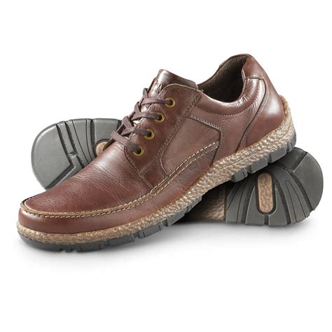 Mens casual leather shoes. Johnston & Murphy. Men's McGuffey Plain Toe Shoes. $129.00. Star Rewards Bonus Points. Shop Mens Leather Upper Casual Shoes and Mens Leather Upper Comfort Shoes. Buy Mens Leather Upper Casual Shoes at Macys.com and Get Free Shipping with $99 Purchase. 