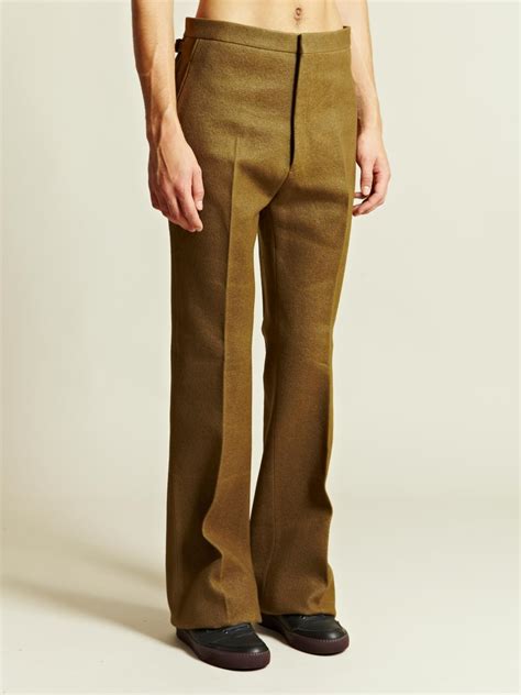Mens flared trousers. I’ve been living in flared pants, wide legs for 2 years now. Looks so good with any platform shoes and I feel like it modernizes the look perfectly! 1. 56 votes, 20 comments. 5.6M subscribers in the malefashionadvice community. Reddit's largest men's fashion community. 