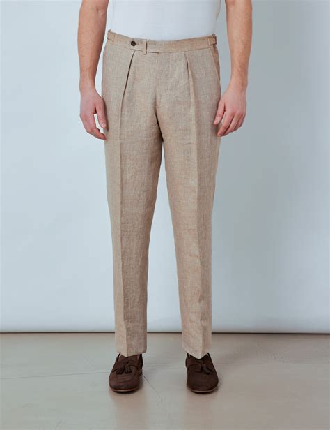 Mens linen trousers. Find your perfect trousers and combine them with all your clothes. The latest trends in men's trousers made of linen, wool or cotton: suits, chinos or five pockets. Free delivery from £30 - Pay in 3 months interest free. 