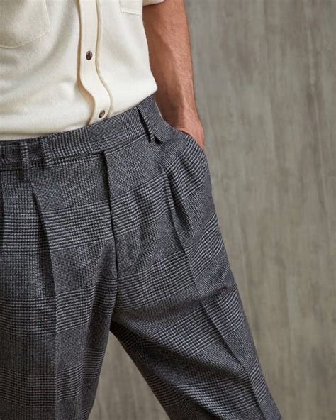 Mens pleated trousers. Product Details. Our world-famous chinos (aka khakis) are customer favorites for a reason - several, actually. We make this pair in 100 percent cotton that's designed to hold up to daily wear, and will only look better the more you wear it. The new Classic Chino is directly inspired by the original 1940s military-issued pairs that crossed over ... 