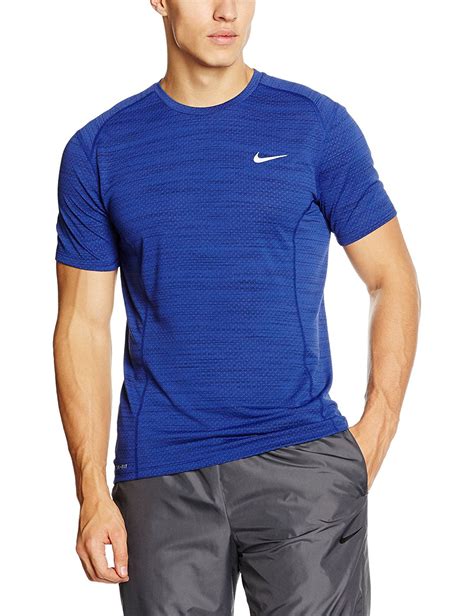 Mens running shirt. With this perfectly fitting double-knit round-neck T-shirt in black with red decorative seams, it already starts with the material:: Climalite® stays dry longer ... 