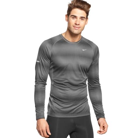 Mens running shirts. The best running clothes employ lightweight fabric that wicks sweat and is soft against your skin. This running apparel at Fleet Feet checks all the boxes. From soft and stretchy running pants built to insulate from cold air to high-impact sports bras with strappy style, every runner will find the perfect pieces to complete their … 
