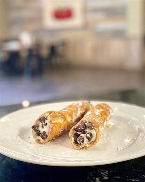 Menu - CANNOLI