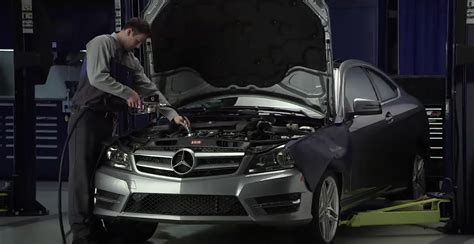 Mercedes Benz service, repair and Maintenance center