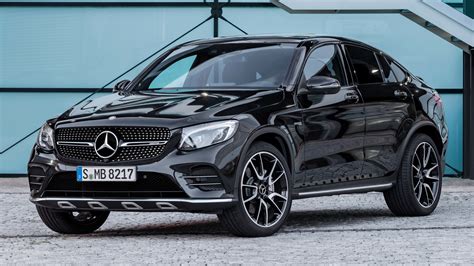 Mercedes amg glc 43. On the skidpad, the GLC43's 0.91 average lateral g easily tops the Jag's 0.85 and the GLC300's 0.82. Naturally, that applies to our figure-eight test, too. The quicker, grippier GLC43 put down a ... 